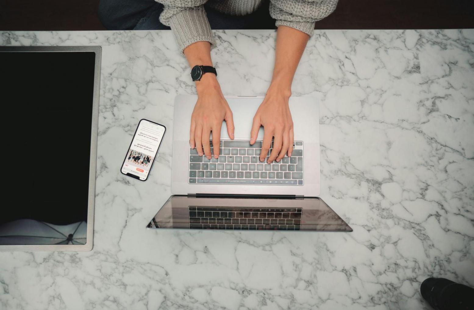 Calm trading environment demonstrating disciplined approach